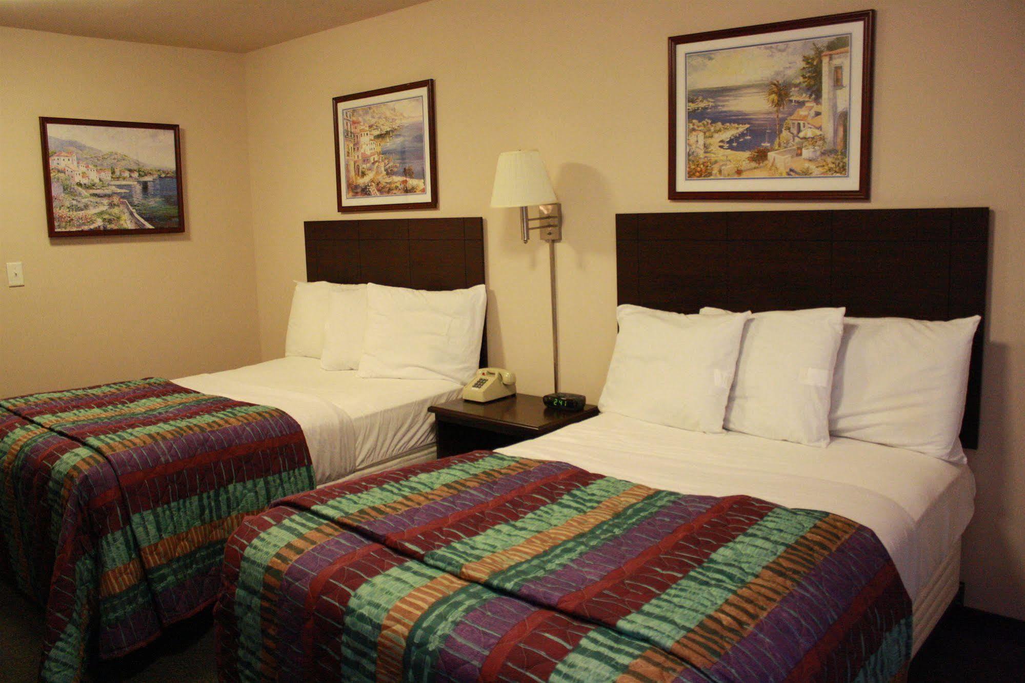 Intown Suites Extended Stay Newport News Va - City Center Ruang foto